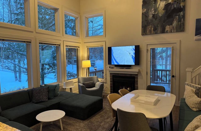 Freshly updated Luxury condo at Boyne Mountain Disciples Village. 616-822-4979