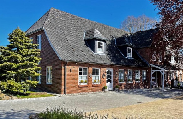 Friesen-Lodge Apartments