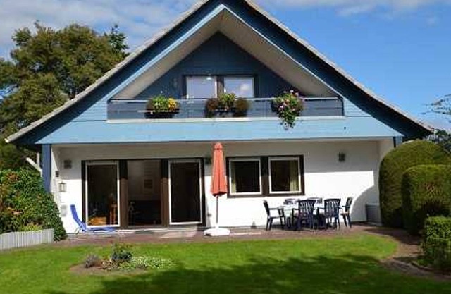 Friesenblau EG in Dangast for up to 8 people with sauna