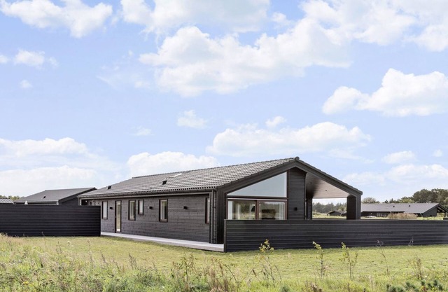 "Frithbjorn" - 900m from the sea by Interhome