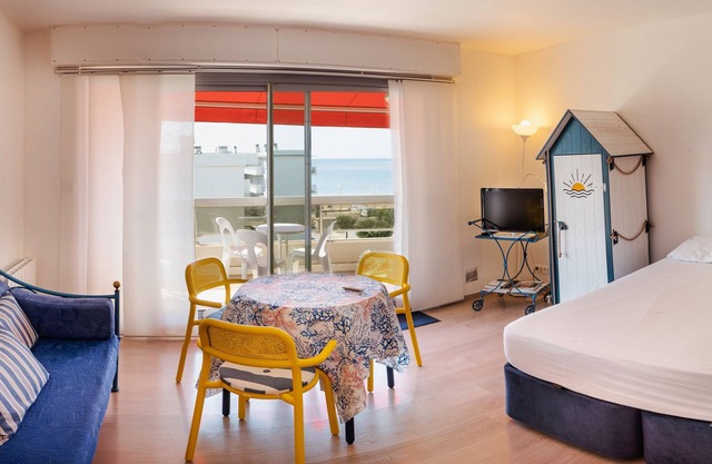 From 75€ (mini 2nights) in La Baule Centre Ville, free WiFi. "Côté Mer.