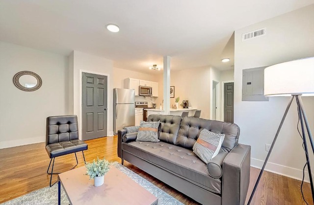 FRONTDESK 2622 Victory Pkwy Apts Cincinnati