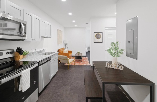 Frontdesk | Convenient 1 BR Downtown