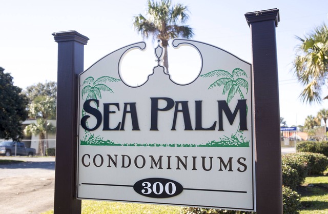 Ft Walton cozy condo w/on-site pool. Near beaches