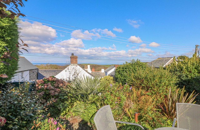 FUCHSIA COTTAGE, pet friendly, with open fire in Boscastle