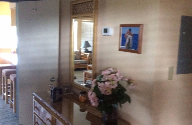Full Cable And Sports And .two TVs.Wi-Fi Sleeps 6 Or More Full Kitchen.