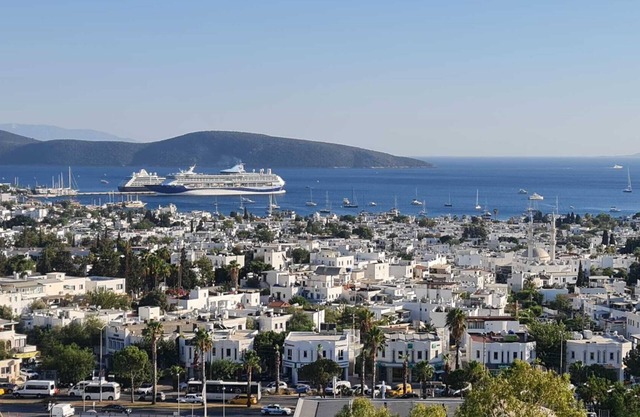 FULL CASTLE VİEW. 3+3 BRUTALIST CONCEPTIONAL DESIGN + 28sqm BALCONY + SAUNA