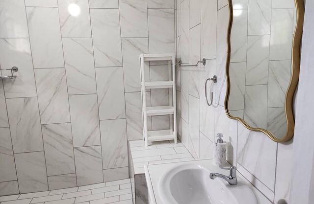 Fully furnished 3BR home in Sylvania with Wi-Fi, AC, kitchen & serene views.
