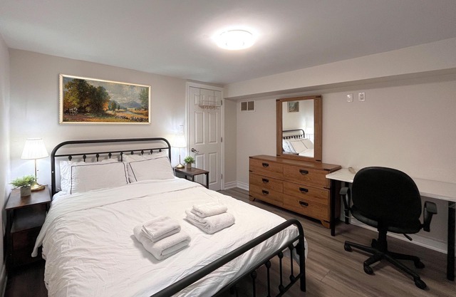 Fully Furnished Basement Suit