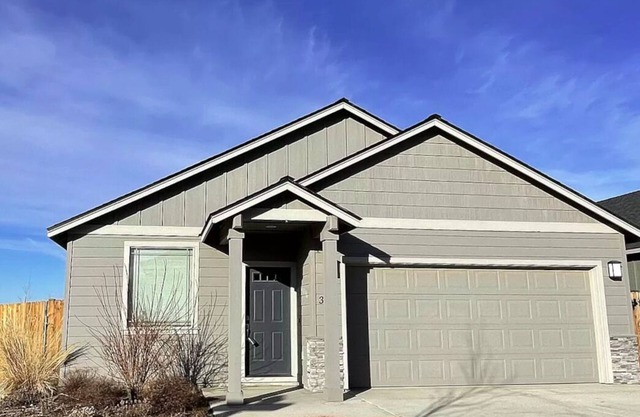 Fully furnished home in nice neighborhood