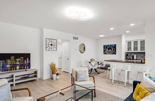 Fully furnished 2/1 in Fort Lauderdale Miami