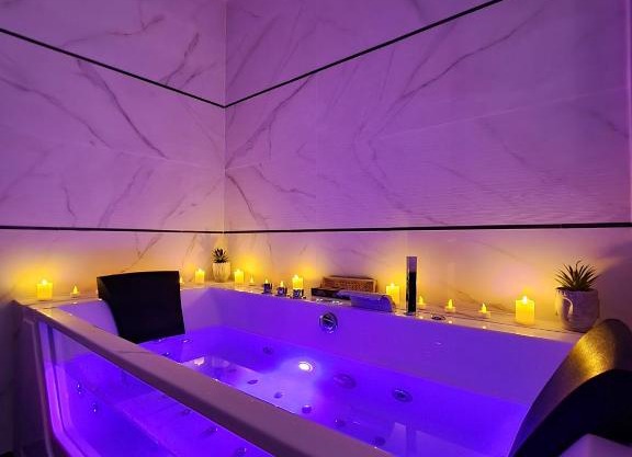 Fully renovated Chalet privatif suite romantique love balneo