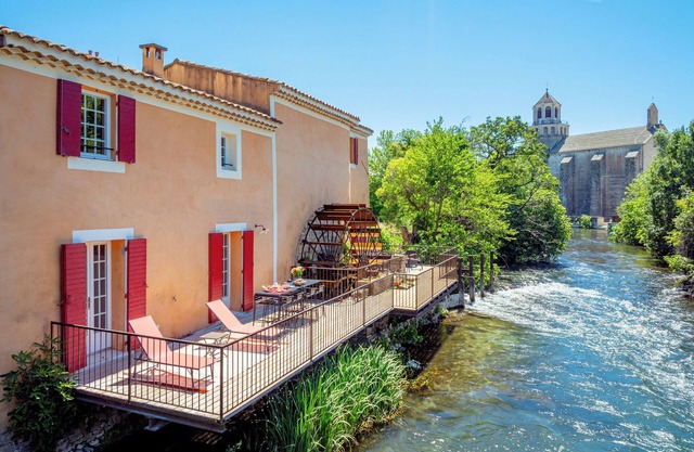 Fully renovated old mill with heated swimming pool near Isle-sur-Sorgue