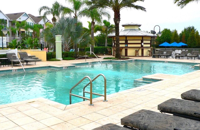 "FUN IN THE SUN" 2 Bedroom Villa on First Floor