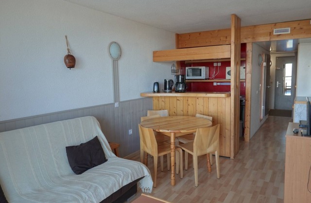 Functional studio for 4 in Arc 2000, Mont Blanc view, pets allowed