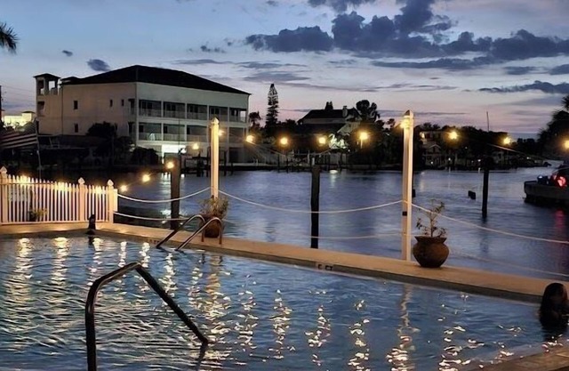 Funshine Pointe Capri - Newly Renovated - Intercoastal Views