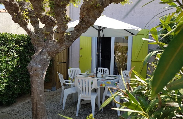 Furnished tourist accommodation * "Pointe des Vallières" near Chéque-Vacances beaches ok