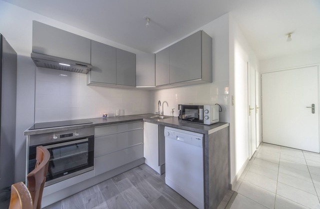 Furnished apartment T4, Near town center, 3 beds, Wifi