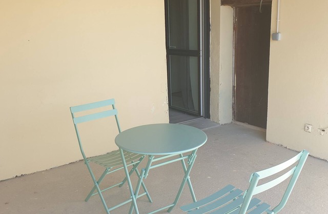 Furnished studio