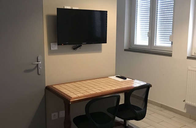 Furnished studio with kitchen