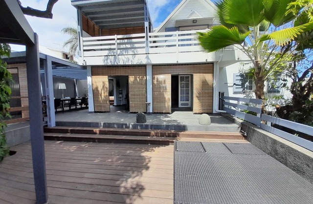 Furnished villa 4* seaside, hyper center Saint Pierre/Terre Sainte