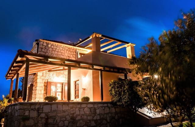 Fyllosia Villa Part of Cretan Retreat