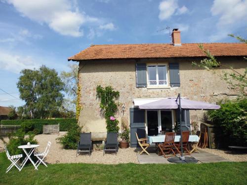 Gîte authentique au cœur de la France avec jardin et terrasse - FR-1-489-227