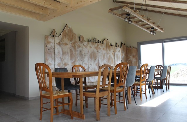 Gîte de Groupe 1 à 15 Personnes Haut Doubs en Campagne - Nuitée/week-end/semaine