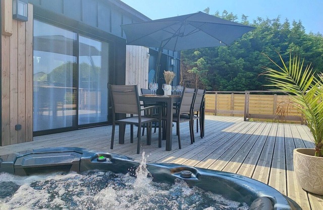Gîte Keremma 6 people - Hot tub - Swimming pool