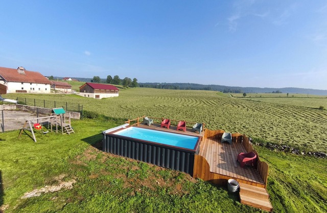 Gîte l'Authentique, 3 stars, pool container and 900m2 enclosed park