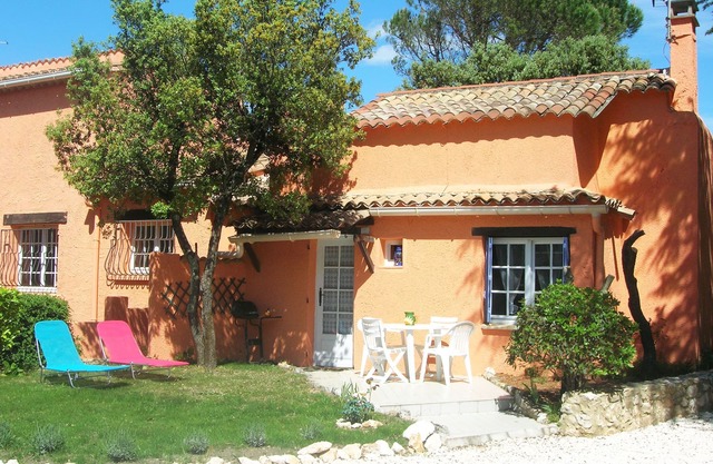 Gîte "l'Olivier" 2-3 people, 10 mins Uzès, salt pool, quiet