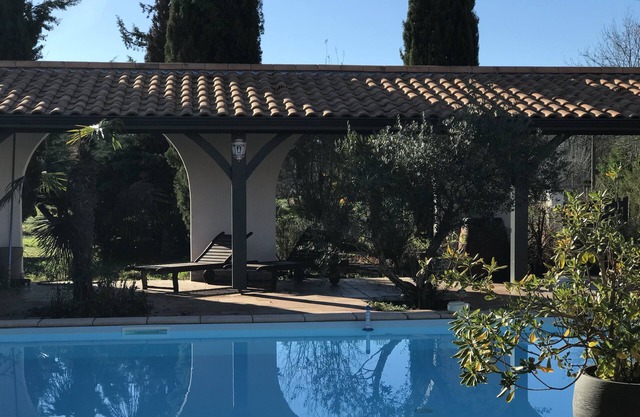 Gîte les Pins*house100m2-parc 5000m2- heated swimming-pool-patio-bike loan