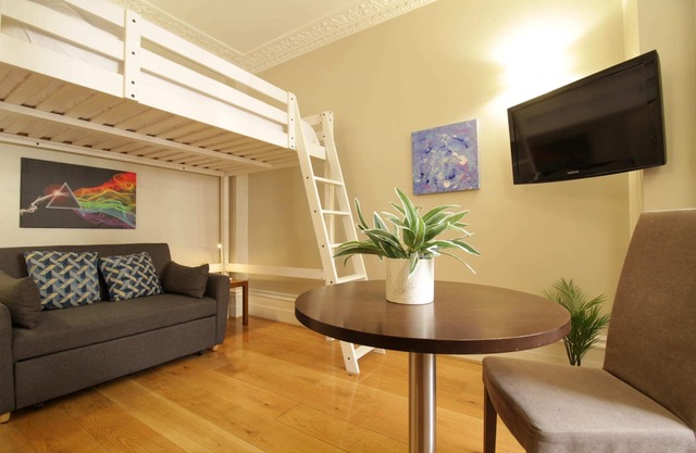 G6s - City-centre living in Victoria & Parliament