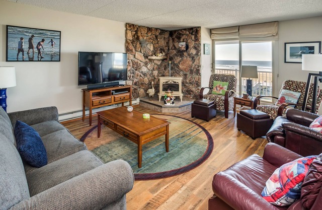 G716 4th Floor 2 Bedroom, No cleaning fees