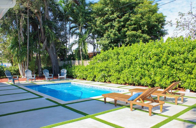 Gables Miami Home with HEATED SALT POOL. Near Beaches, Airport and Night life