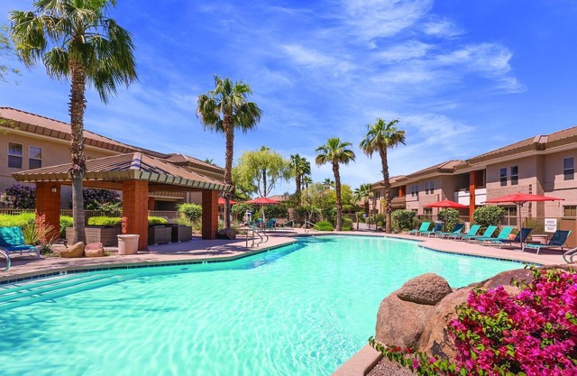 Galleries, museums, boutiques and bistros!