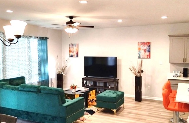 Game Day Touchdown Lounge in Baton Rouge - CB1024