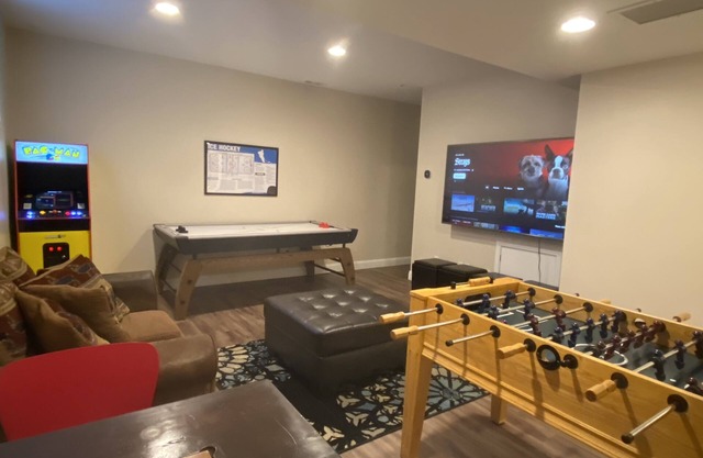 Game & Movie Rooms, Fire Pit, Family Friendly, A/C