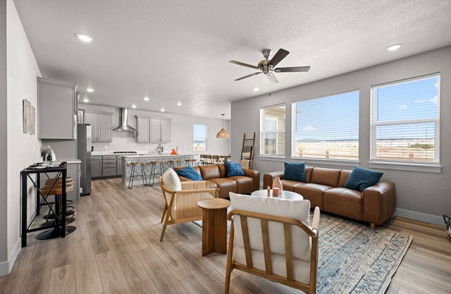 Game Room & Hot Tub/Family Friendly/New Home