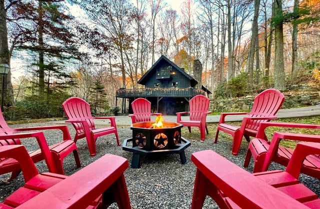 Game rooms! Fire pits! Screened porch! In town!