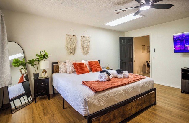 Gameroom/Fireplace/Bar/Backyard/Pet Friendly- Home in Adventure District of OKC