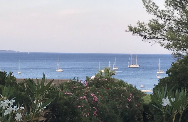 Gaou Bénat house with sea view, swimming pool and 10 beds, 3 minutes from the sea