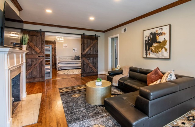 Garden Haven - Family/WiFi/Fenced Backyard/Pets