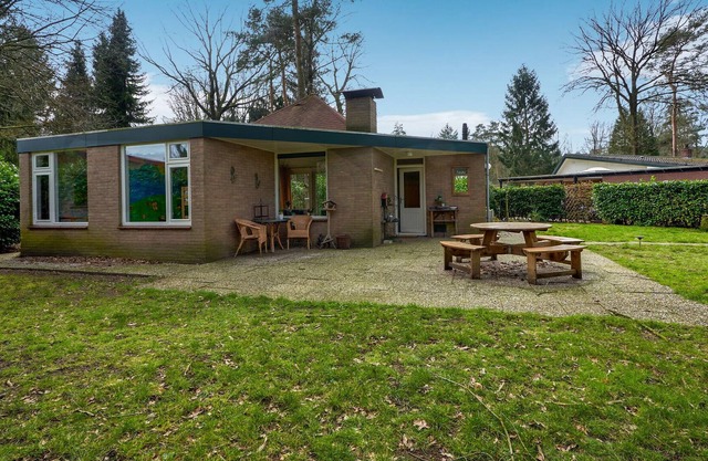 Garden-view Bungalow in Baarle-Nassau with Pool