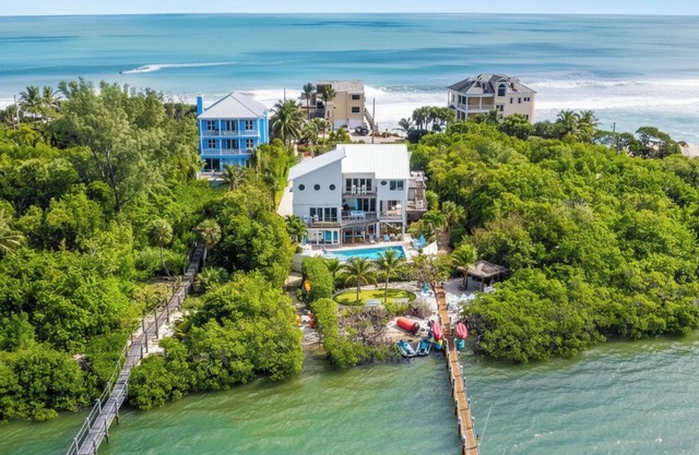 Gardens @ Bathtub Beach: 11BR/7BA Ocean2River, Pool, Spa, Elevator, Dock, Beach!