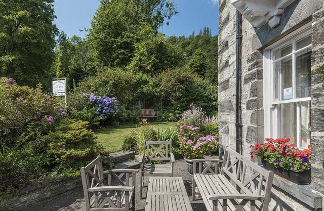 Garth Dderwen Guest House