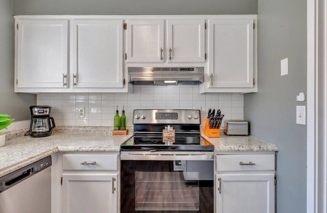 GATA 2 -The Rustic Suite - Close to GSU