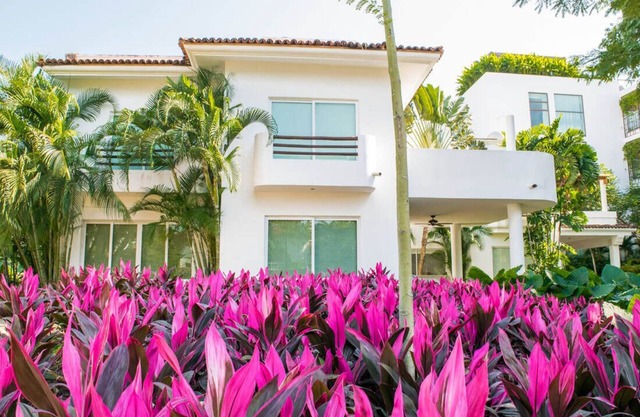 Gated Community with gardens, beach. Your own pool. Healyh Club on -site.