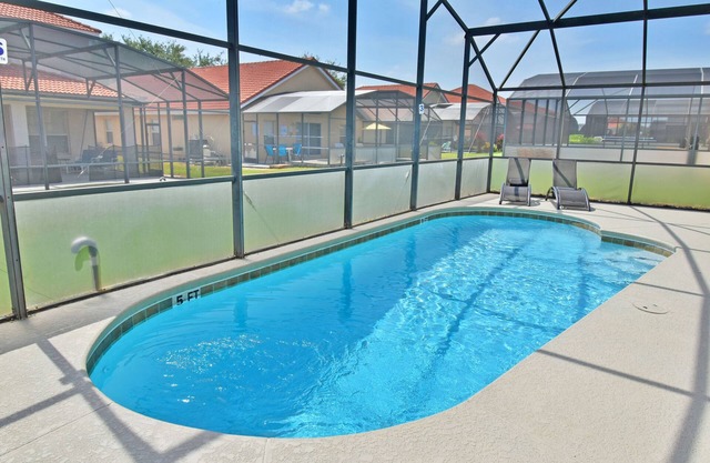 Gated Resort- Pool- Amenities- Close to Theme Parks