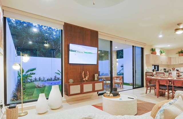 Gated Townhouse | Pool | BBQ | Gym | Paddle Court